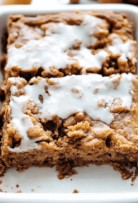 Pumpkin Cinnamon Roll Cake