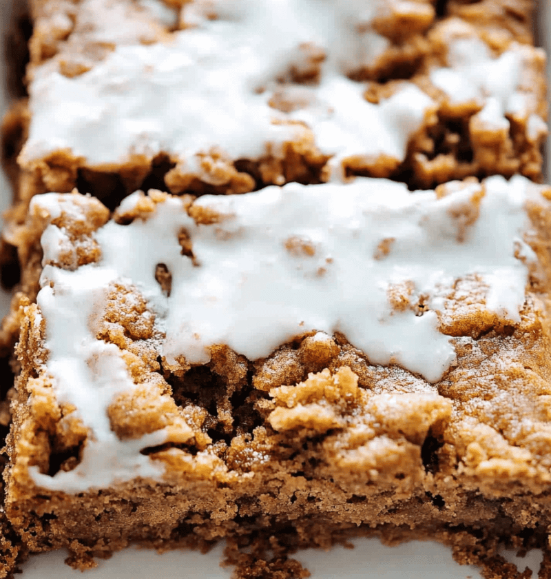 Pumpkin Cinnamon Roll Cake