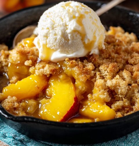 Easy Skillet Peach Cobbler Recipe